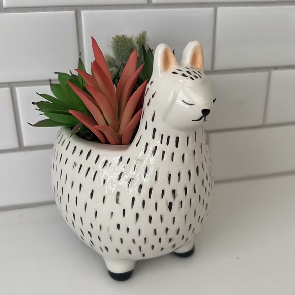 Cute Ceramic 🦙Llama Planter🦙 - Picture 1 of 12